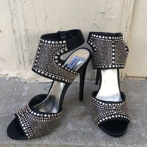 Steve Madden 4 inch heels in style Halyn size 8